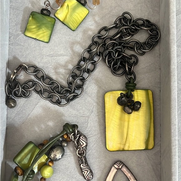 Silpada green MOP necklace, bracelet and earrings - Picture 1 of 4